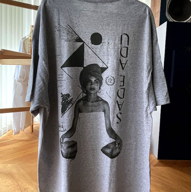 ADU TEE <2ND PRESS> / ASH GRAY PRINT (L)-1